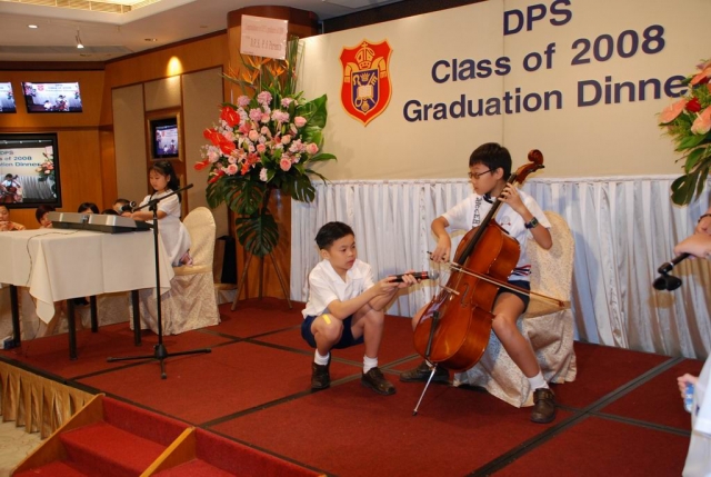 dps_grad_08_20110308_1252161288